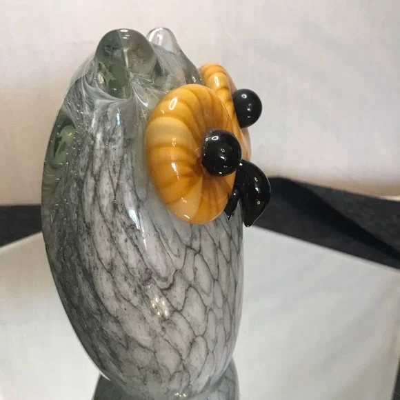 Owl paperweight figurine - Picture 2 of 3